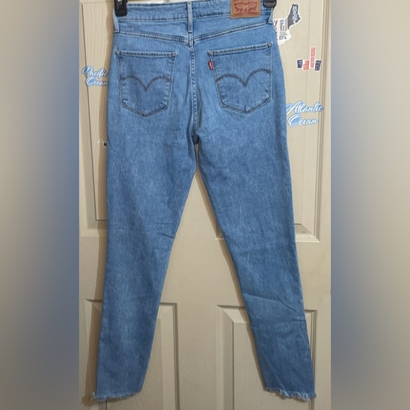 Levis 721 High Rise Skinny Jeans - Picture 4 of 5